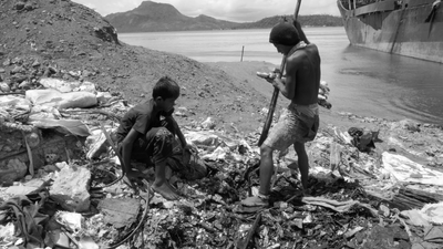 Still fra Lav Diaz: Storm Children: Book One, 2014