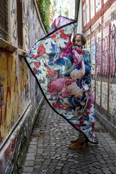 Alex Cecchetti, Love Bar, performance created for You Are in My Veins at Snevringen, Volden 16, Aarhus C, curated by Charlotte Sprogøe for Kunsthal Aarhus, Aarhus Billedkunstcenter and Galleri Image. Photo: Jan Søndergaard