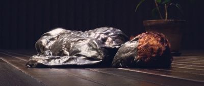 Billede: Simon Dybbroe Møller, Bag of Bones, 2023, 2K video, Cinemascope, 4:40, sound. Courtesy af kunstneren.