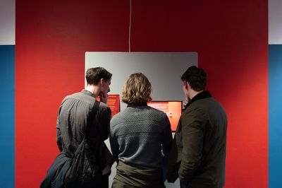 Billede: Synthetic Summit, Kunsthal Aarhus, 2025. Foto: Jens Henrik Daugaard.