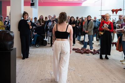 Image: Kristine Baagland at the opening of KP25 & SPRING25, Kunsthal Aarhus, 2025. Photo: Semih Simsek.