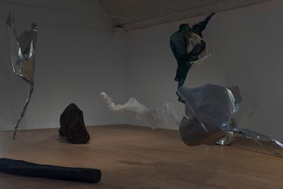 Billede: Ursula Nistrup: Searching Through the Dark and the Light, Kunsthal Aarhus, 2025. Foto: Jacob Friis-Holm Nielsen.