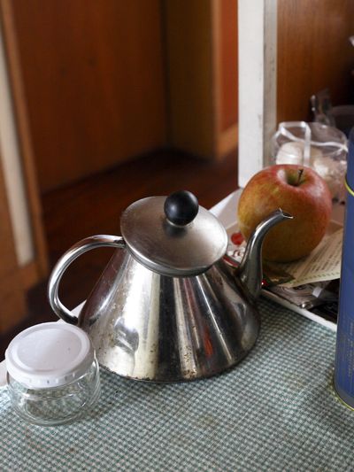 Shitamichi Motoyuki, Mother's Covers, 2012–15. Medium: 18 color photographs, 35,5 x 27,9 cm each. Courtesy of the artist.