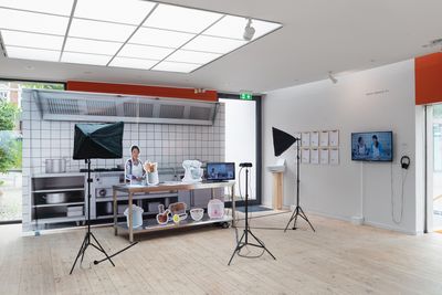 Installation view af ‘Minimalism-Maximalism-Mechanissmmm’, Kunsthal Aarhus, 2022–23, Foto: Jacob Friis-Holm Nielsen. Courtesy: Kunsthal Aarhus.