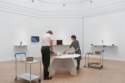 Installation view af ‘Minimalism-Maximalism-Mechanissmmm’, Kunsthal Aarhus, 2022–23, Foto: Jacob Friis-Holm Nielsen.